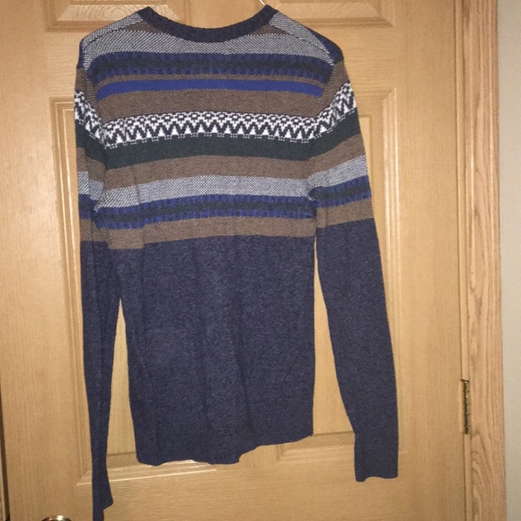 HOLLISTER PATTERN SWEATER - Picture 2 of 3
